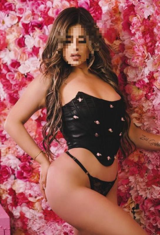 Nueva y Apretadita (786) 454-7244 GFE DATY TRIOS