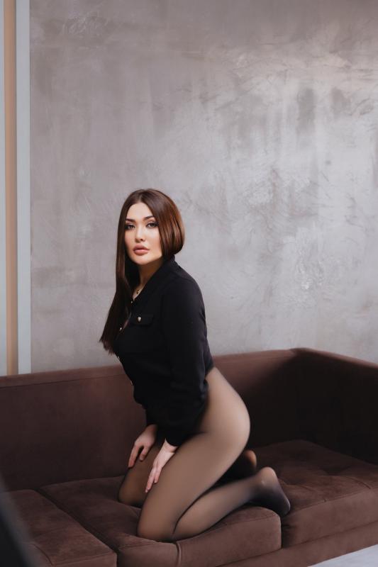 Hi, my name is reyna a premium escort. I am a girl who loves good sex, by my side your pleasure is guaranteed. I love determined men like you. I will make sure that you experience and enjoy good sex. 