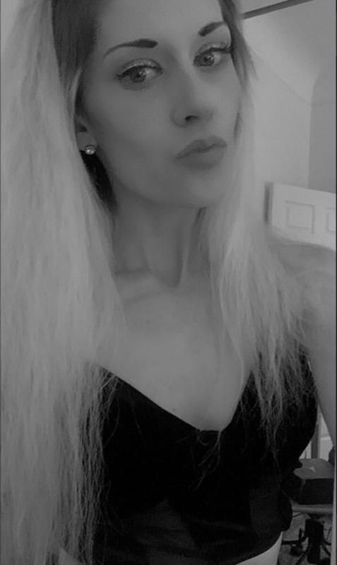 Petite Sexy Blonde