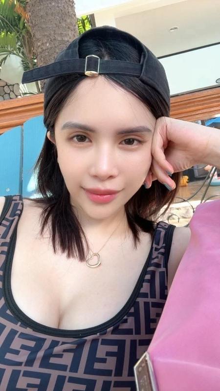 Hi I’m Belle 23 years old your newly  female in town