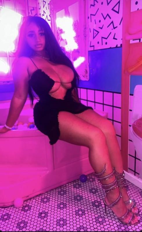 Seductive Playmate ❤️‍🔥🔥😈