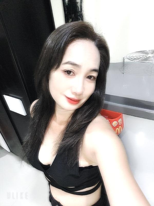 I can slap, spank, sit on, piss on, use toys, love ass and many more. I'd like you to meet me. Sometimes I can do double penetration, threesome, party sometimes and sometimes freelance. Willing to get