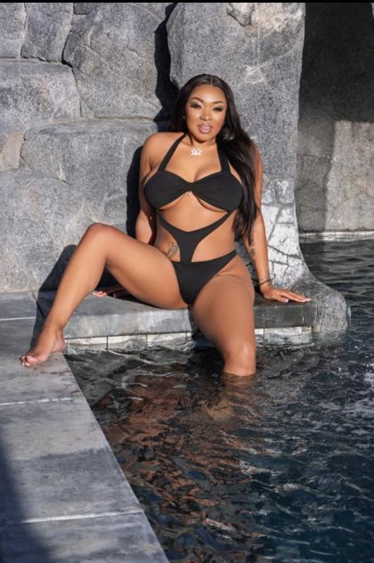 Extremely Skilled Stunning Busty Goddess Available NOW
