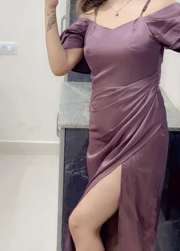 Hello guys 
Contact me if you are looking for real meet
Slim and tall
Fair 
fun loving person
I can assure you to give u best company that u won't regret
Maintain hygiene
