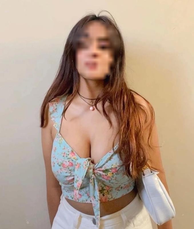Hello Gentleman!
 I’m Aradhya. I want to be your naughty playmate in Mumbai. I’m here to make your fantasies come true and your pleasure is my delight. Just message me and I can be in your hotel room