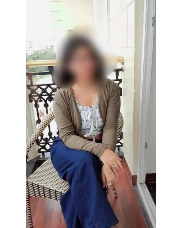 I'm Priti Das, a 24-year-old attractive and sexy lady in Kolkata who is eager to meet all of your wants and help you achieve the highest level of satisfaction. I hail from a very orthodox family, thus