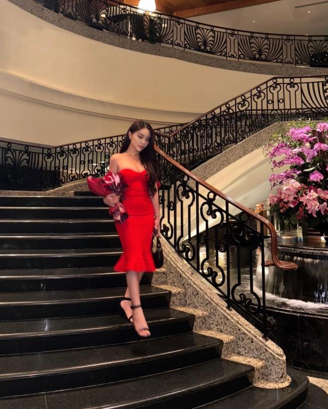 I'm an explosion of feelings and experiences and I adore to take the intimacy to another level , Have you ever thought for a second how would it be to have the time of your life with the sweetest and