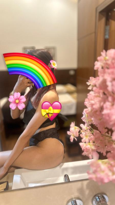 Myself Nia Sharma 25 year old independent girl