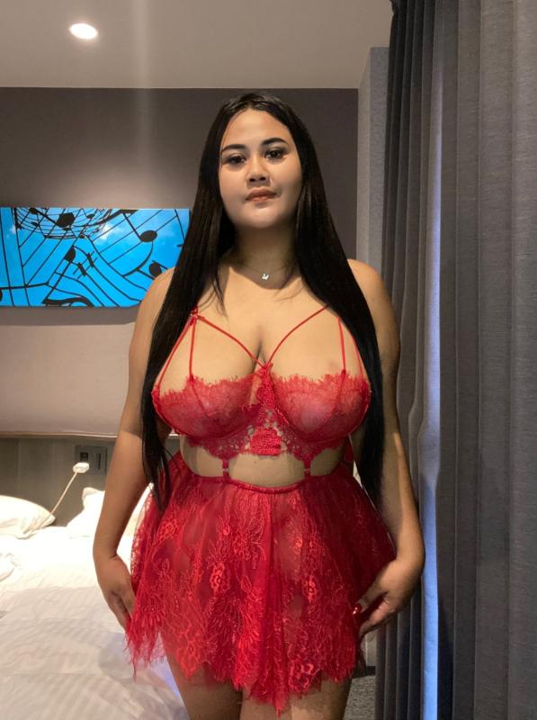 Hi 👋🏻  I’m Chaya From Thailand 🇹🇭 26 years old I’m chubby girl 👧🏻 tall 170  weight 95 kg 😚I’m funny girl and friendly . if you want to have new experiences with chubby lady like me then contact me