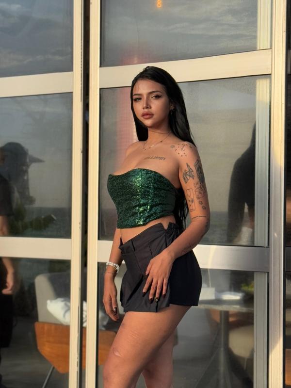 I’m Amber Olivia sexy girl from indonesia, ready to make your dreams come true. Super discreet, friendly and easy going person. Always with a good mood to make others have a good day.