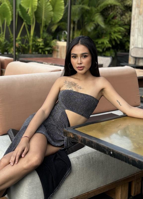 Hi I'm Kenza I'm a sexy and sweet girl, I'm an Indonesian girl, I serve to meet in person, feel like making you like my boyfriend, giving the best for you, spending your time happily. I have good serv