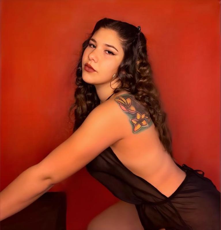 Let me be your fantasy you’ve always desired 😝