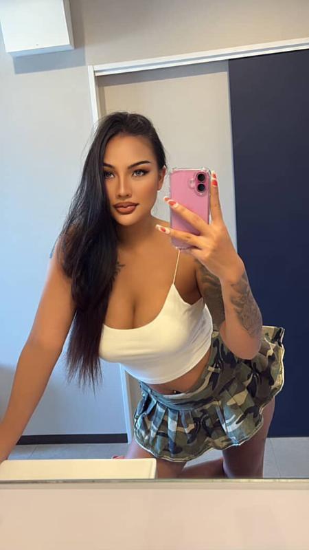 I'm Tina from Thailand 🇹🇭 and I'm here for the first time. 
I want to give you guys a special experience😜
 I’am 100% Thai girl, real body.
I’m not lady boy❌