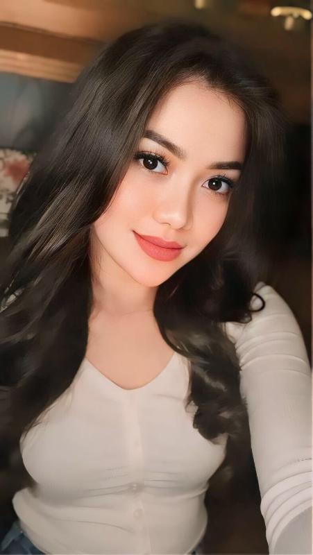 I am a sweet, smart and fun girl, whatever you want I can fulfill, make me your chosen woman for your one night stand experience or make me your girlfriend with various different fantasies and experie