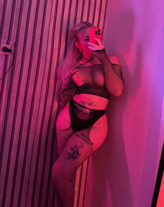 Hello, I’m Almina, a 25-year-old with blonde hair a 170 cm frame, and a charming european appearance. I’m sweet girl, attentive, and dedicated to creating an unforgettable experience for you. Whether