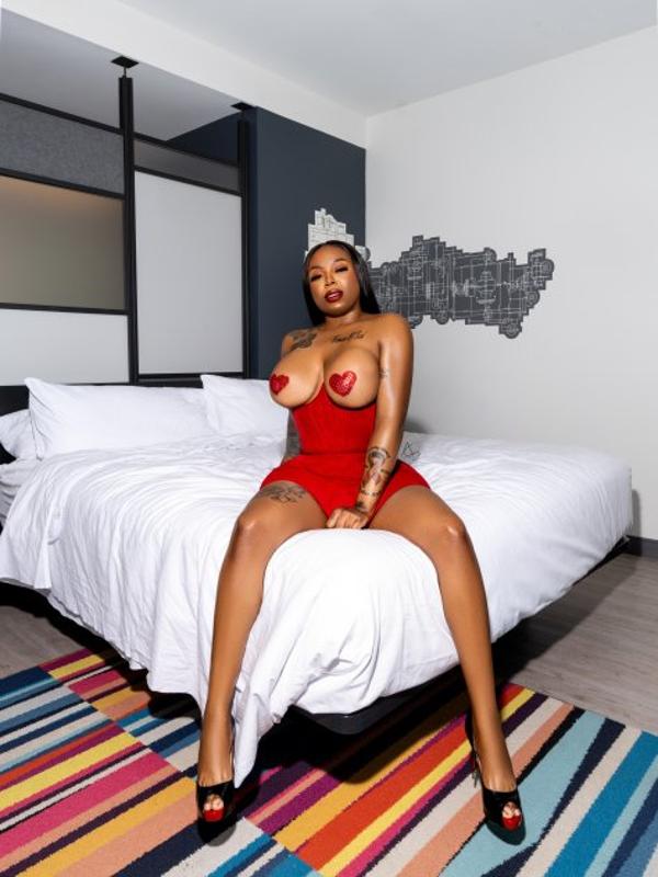 Exclusive Exotic Girlfriend
