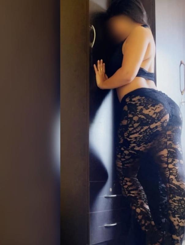 kanak this side, sweet and unforgettable hottie independent girl here. I'm just 26 year's old, young and sexy girl and having stats 35b-28-34.