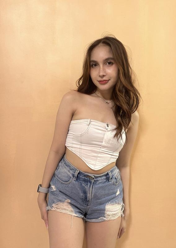 Hi ☺️ my name is manai hongkong 21 years old Business Management Student Just landed here! 🌸