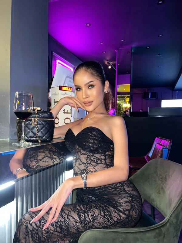 Hi guys
Young escort lady living in Patong Phuket 😄
I’m very entertaining,friendly person sweet and romance that’s all I can say. Willing to meet and respect clients privacy. Don’t get shy to say hi o