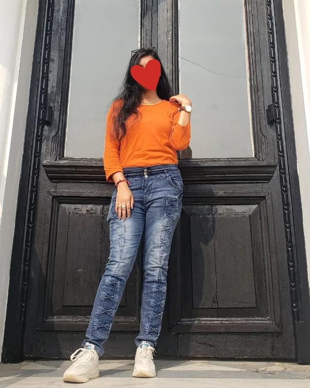 Hello Gentlemen!
I'm a beautiful, submissive and well-educated 24 year old sweetheart.