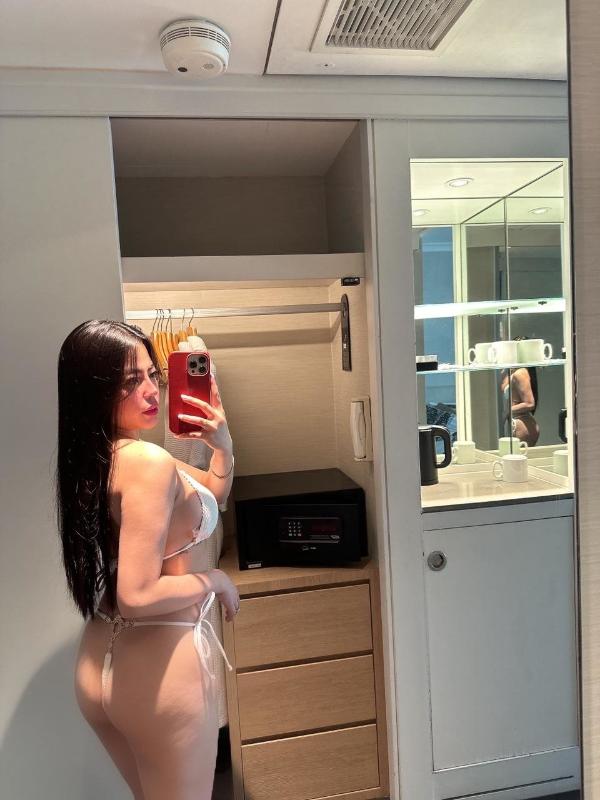 I'm Sandra asian mix am affectionate  but also naughty 22 years old independent call girl. I am lover  who will give you an evening impossible to forget with me you will be more than satisfied .