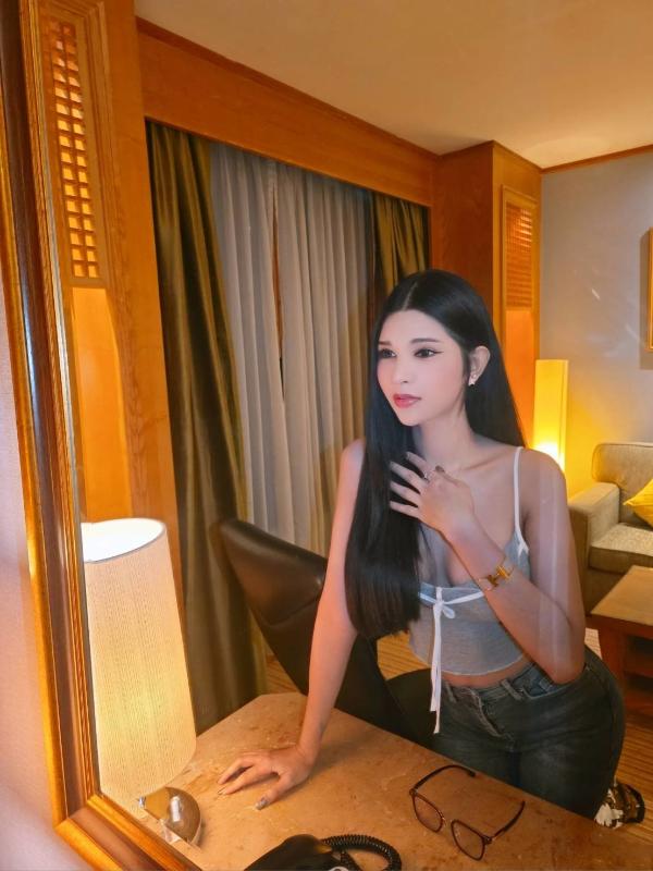 I am 25 years old. my xexy body to arouse the most original emotions in you. I want to give you the latest and greatest feeling you’ve ever experienced from another girl. I live in a clean, private an