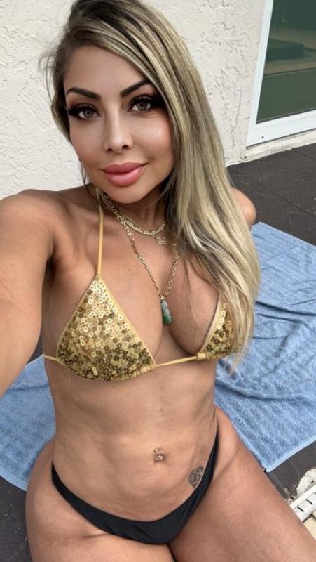 colombiana ardiente 😨👅🍑🔥