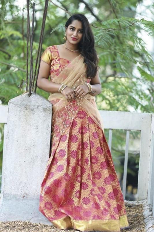 Hello, My Name Is Hema I am From India (Delhi) I am 21 Years Old I am from India and work in Singapore as Independent Call Girl.