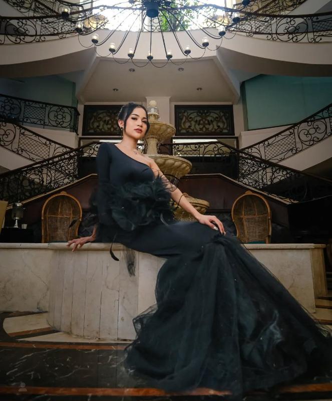 Hello darling, my name is Victoria Kyle. Im a high class lady, well educated, clever, stylish, funny, spiritual and beautiful.
My Photos are real 100. I have all proofs. Do not try just to talk for no