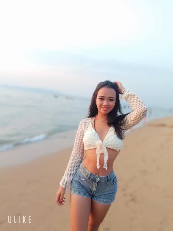 My name discribes my look 🤭 I represent the word gorgeous 😍 I’m here to make you happy and satisfied. Little does anyone know that behind closed doors i am an extremely naughty and nasty girl 😝 I love