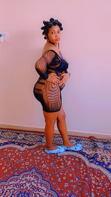 Hello darling thank you for clicking on my profile  Am your Hot and Sweet !! Favour all the way  from South Africa