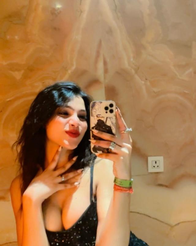 Hi Love I'm Urfi your dirty kinky Mistress and expert to satisfy my partner and be your GFE Let's fulfill your dreams and kinky fantasy....