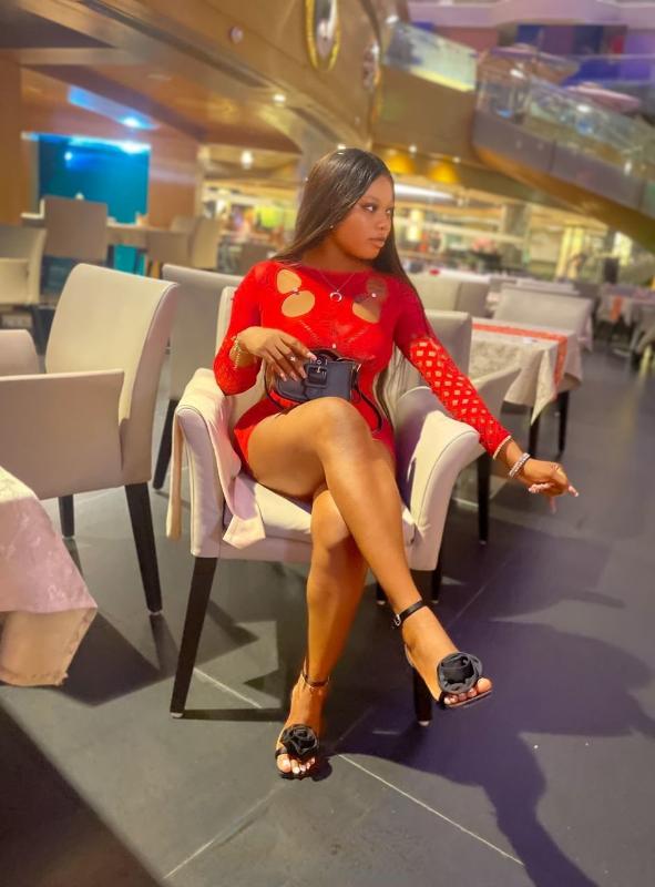 Hi guys, 
It's your babe Amora,
New in New Town, Kolkata.