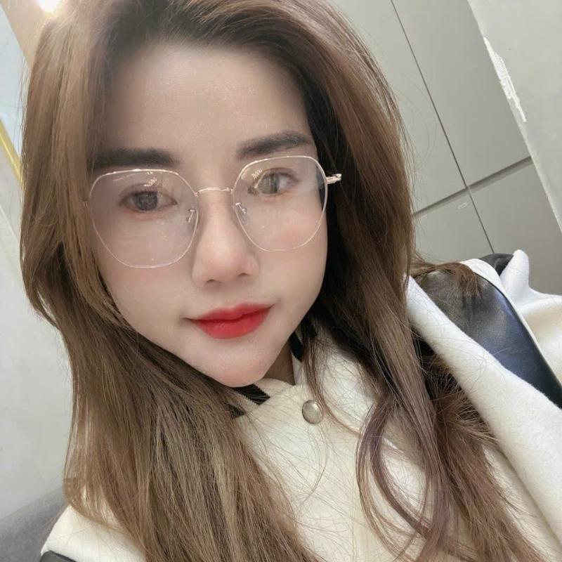 I am in the suburbs of the city .... Have my own house There are only two of us. You can rest assured about safety.Clean and airy Come to me, my friend.
I come from Korea b Please contact me via 
What