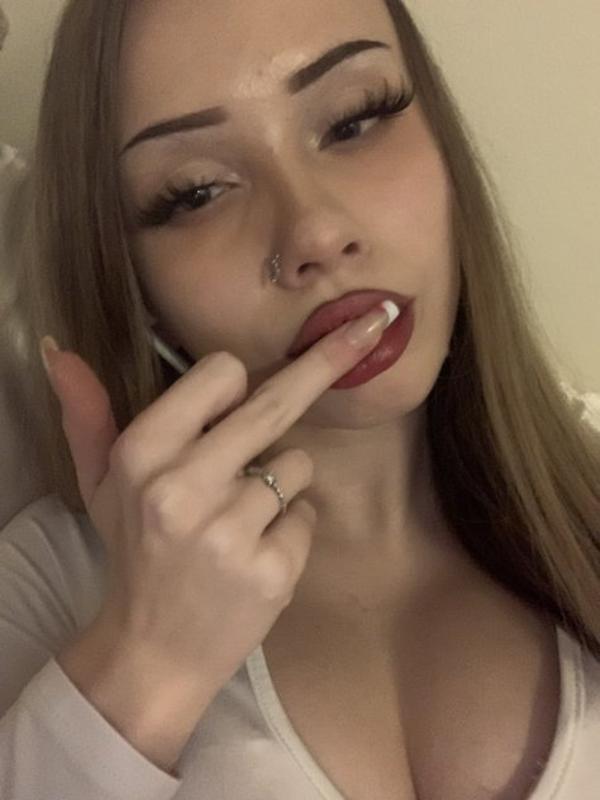I’m available INCALL, and OUTCALL 24/7 _ FT shows and i sell contents