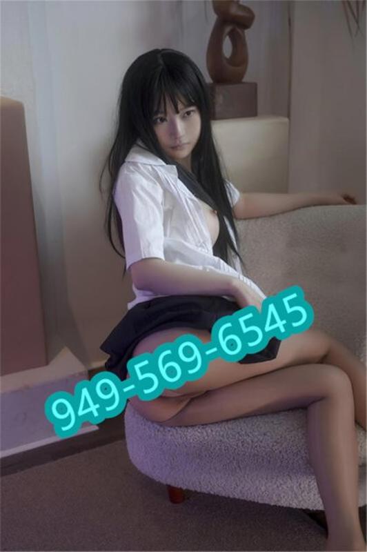 👅👅949-569-6545💖👙 BBFS💖🍌Show me ur tongue skill on my boobs👅👅incall&outcall👅👅
