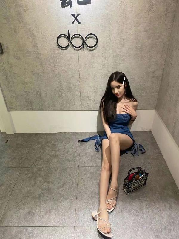 Thai half Chinese 
Live in Osaka 
Good service 
Waiting for your contact on WhatsApp
Line 📲 yipso_212244 
WeChat 📲 muemue805504
Brown hair, long legs , smooth and white skin, stay young and stay beaut