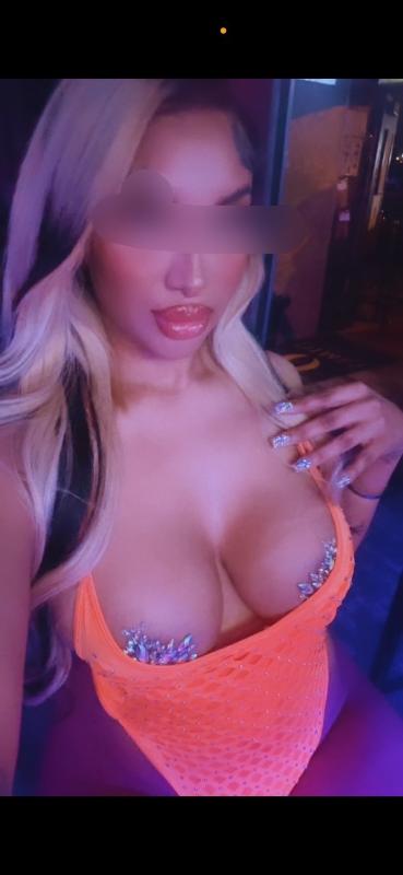 Petite Blonde Bombshell NEW IN TOWN🤩
