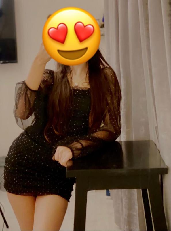 Hello friends, my name is Nancy Tomar, and I am a 22-year-old young woman currently based in Bangalore. I work as an independent call girl, providing services to clients seeking intimacy and companion