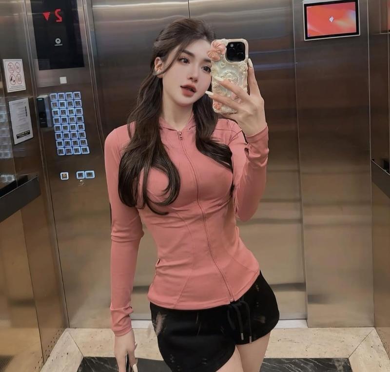 Hi i am Danna    japanese new arrive in singapore. 
I am  a sexy ,playful and fun girl do gfe passionate sex .i can be your sweetheart or wild sexy kitten in bed.I am sure you will enjoy my company .y