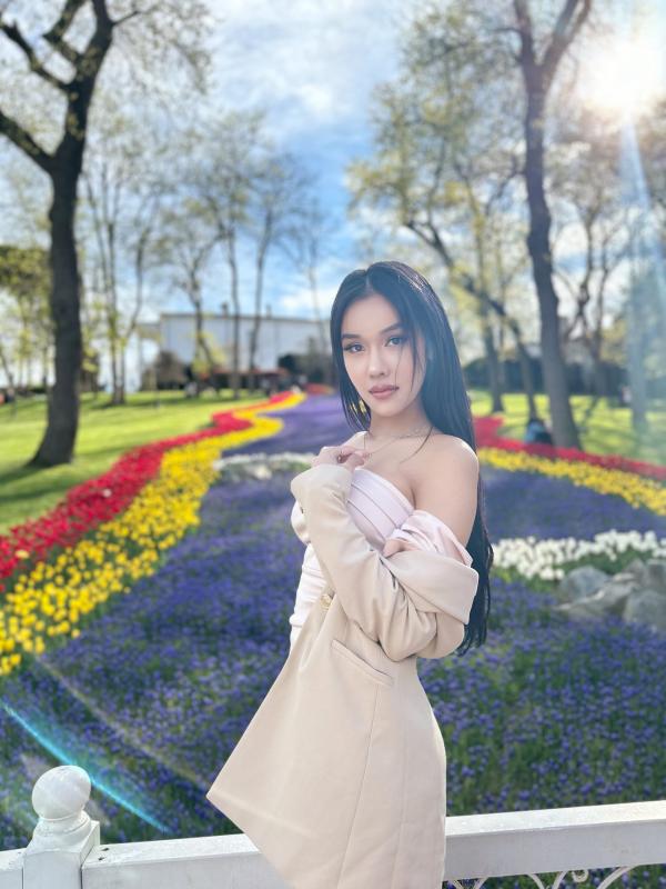 Hello honey, my name is Nana . I am a very sexy Thai girl  , so if you like something special, ask me.