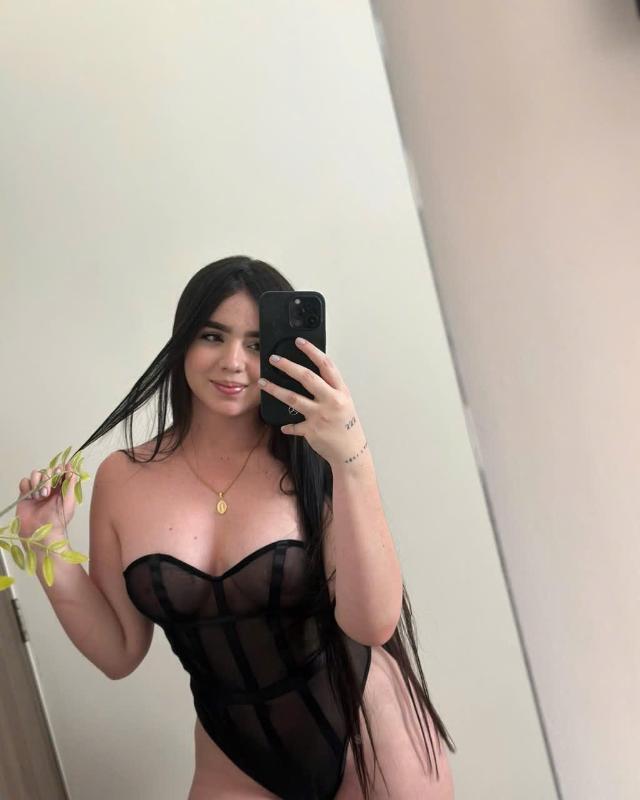 Hi Gentlemen! I am Ananda mature professional escort. I'm just arrived in SINGAPORE . I adore a man who likes what I do. If you are stressed or wanna have fun just ping me and I’ll be there!! I am eas