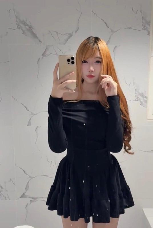 I’m 19 years tall  white skin skinny girl .
Shy 🙈 but naughty I’m here for GFE service feel free book me if your looking for an unforgettable experience be my guest let have fun together love you all