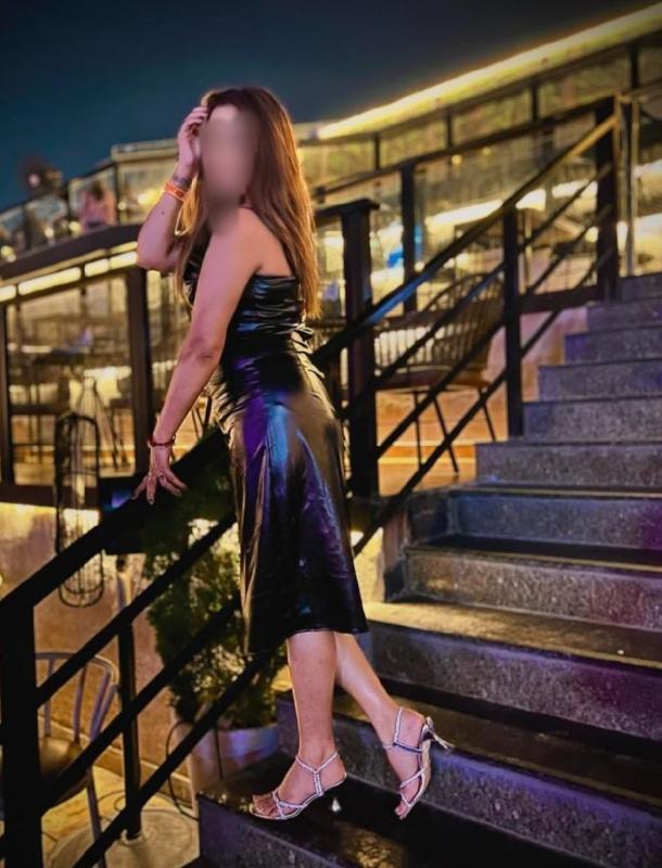 Hello everyone...♥️♥️Myself Swati live in now Bangalore
Age 25
My pic is my own and verified on
the website ⭐