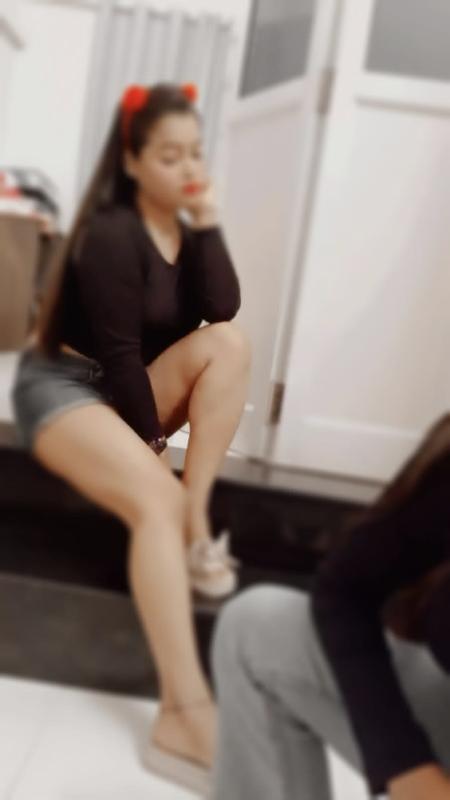 Priya this side, sweet and unforgettable hottie independent girl here. I'm just 26 year's old, young and sexy girl and having stats 35b-28-34.