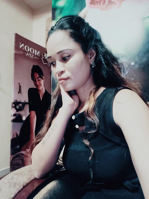 Hi my name is Reshma yadav I am from mumbai. I live in Andheri East.